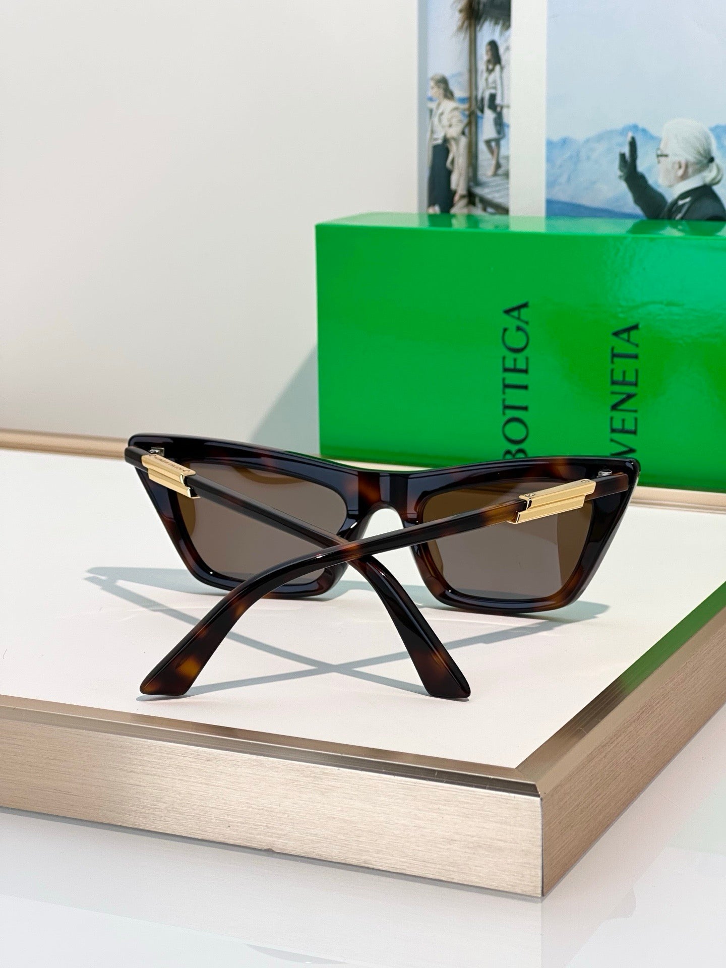 BOTTEGA VENETA BV1446 Snap Ribbon 53MM Cat-Eye Sunglasses 💚