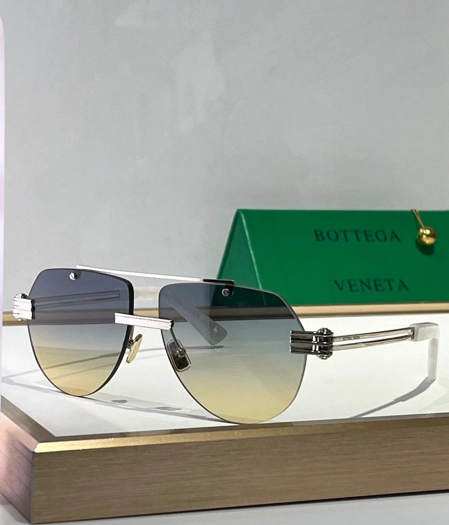 BOTTEGA VENETA BV1342S Unisex Sunglasses💚