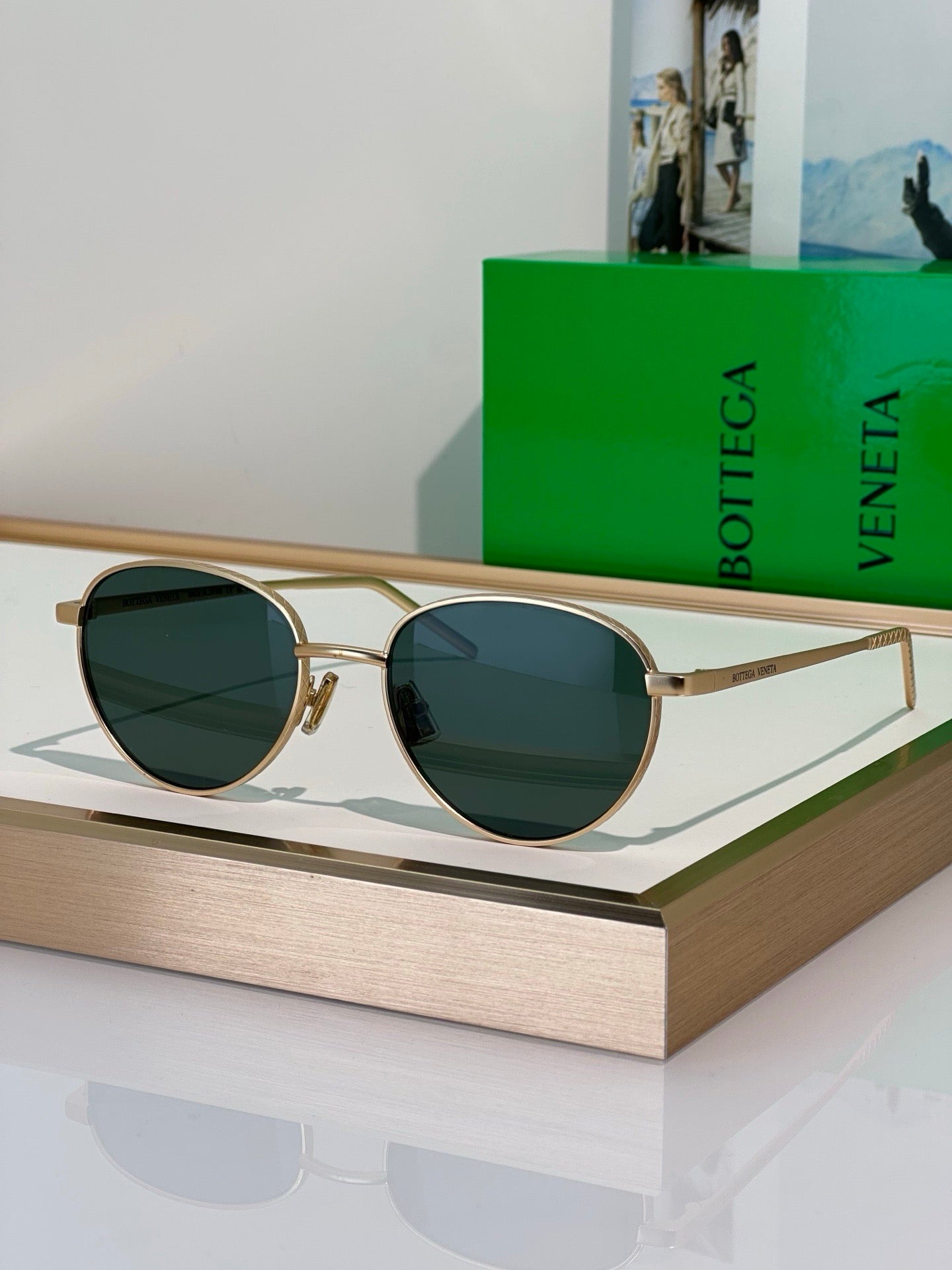 BOTTEGA VENETA BV1966S 001 - As Seen On Ali Larter Sunglasses💚