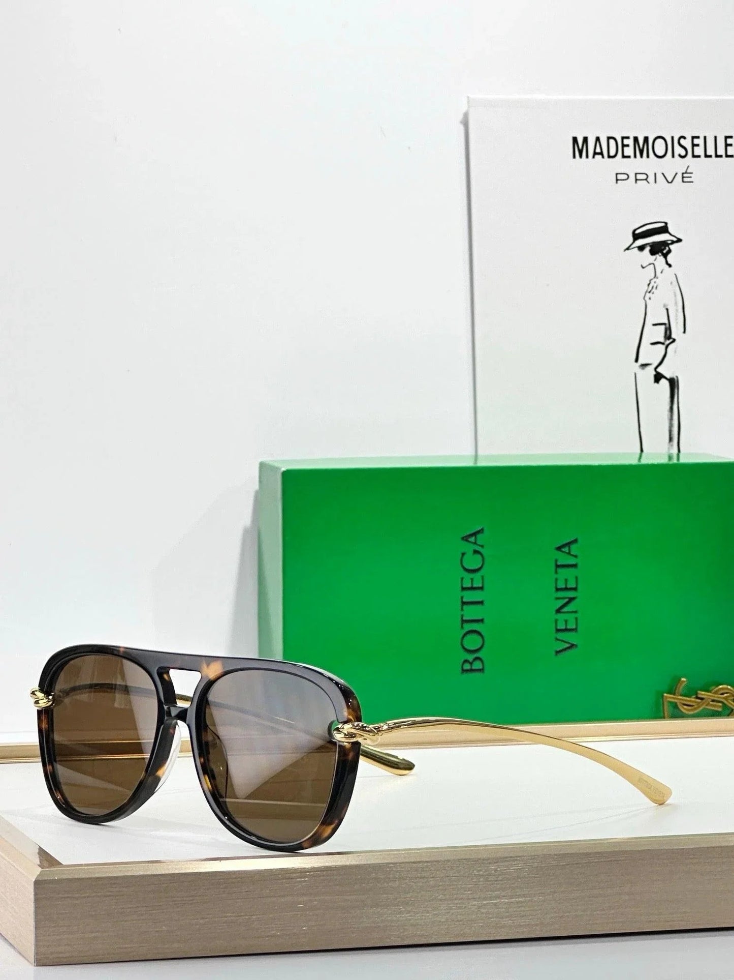 BOTTEGA VENETA BV1418 Knot Aviator Sunglasses💚