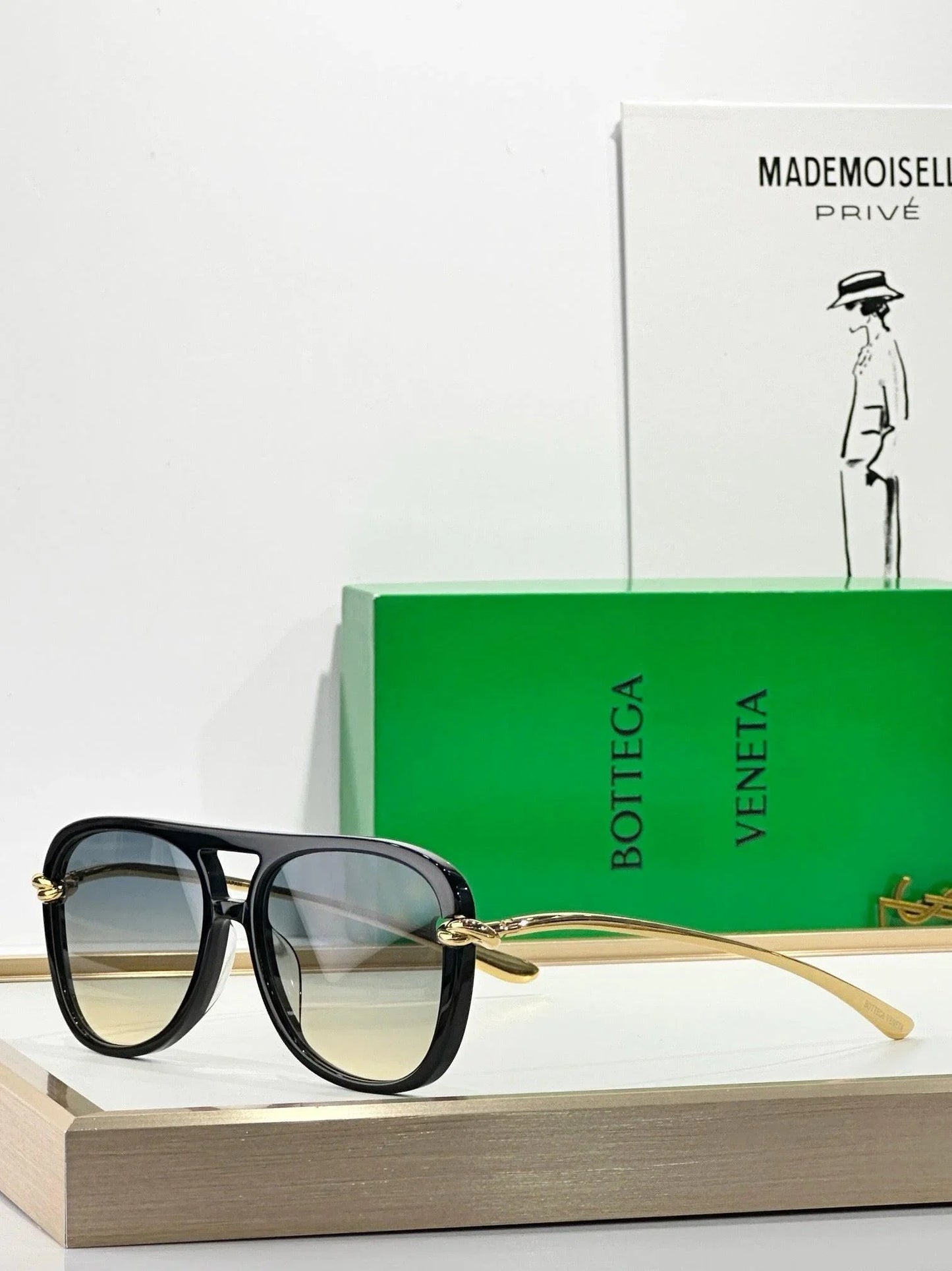 BOTTEGA VENETA BV1418 Knot Aviator Sunglasses💚