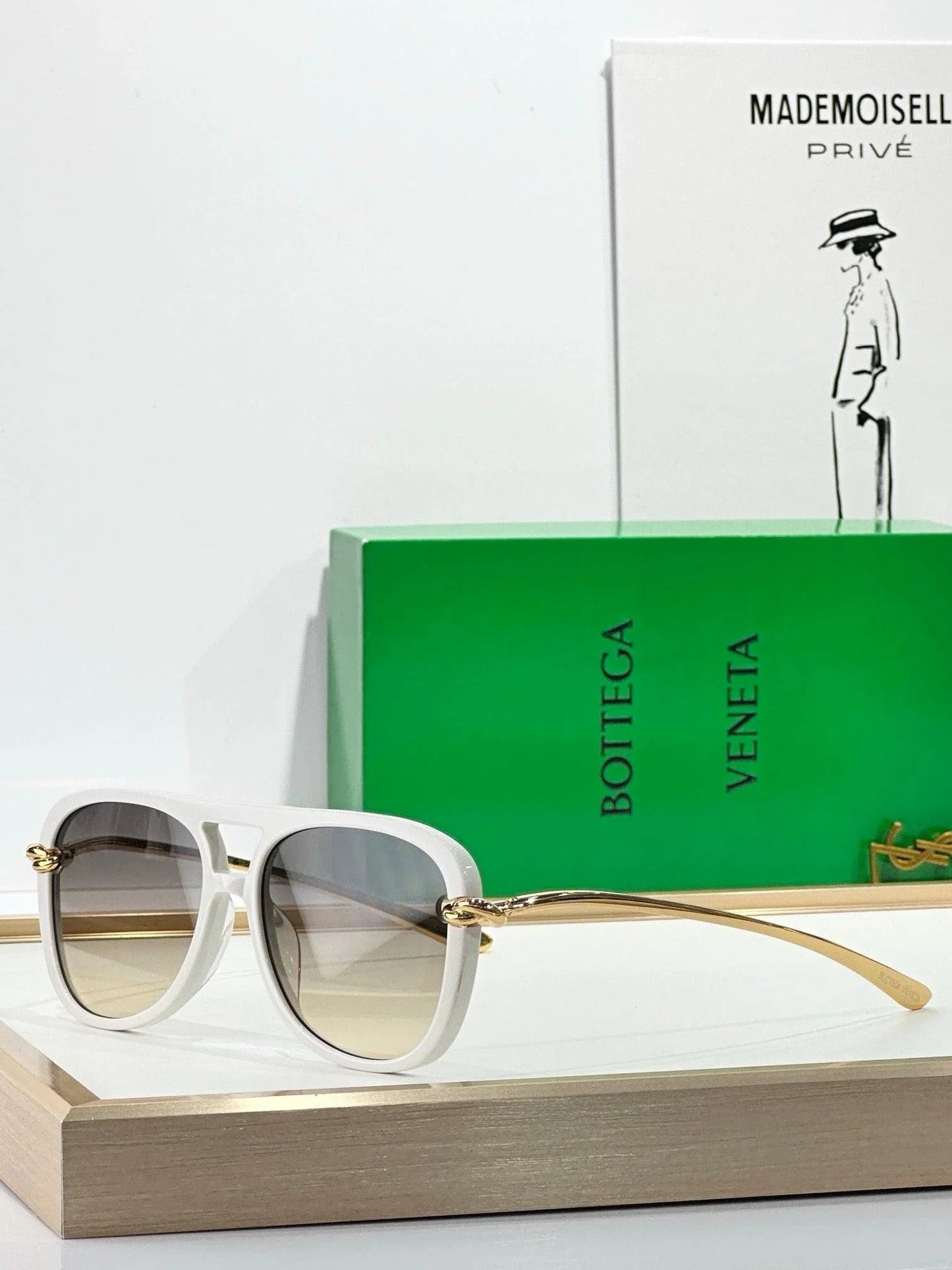 BOTTEGA VENETA BV1418 Knot Aviator Sunglasses💚