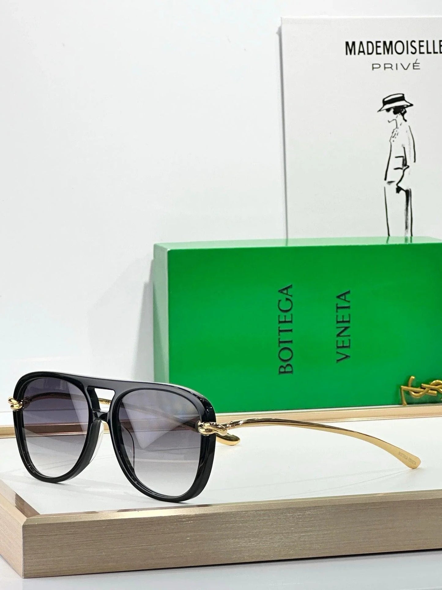 BOTTEGA VENETA BV1418 Knot Aviator Sunglasses💚