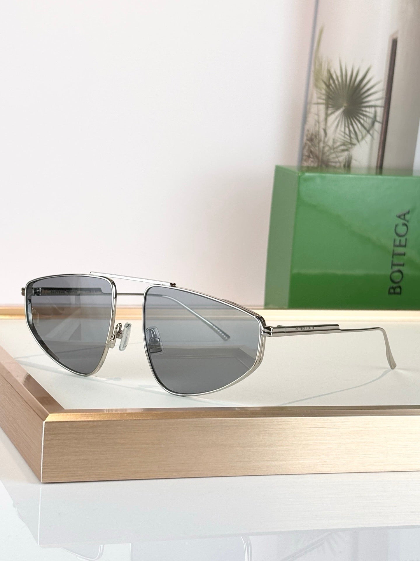 BOTTEGA VENETA BV1466S 004 Sunglasses💚