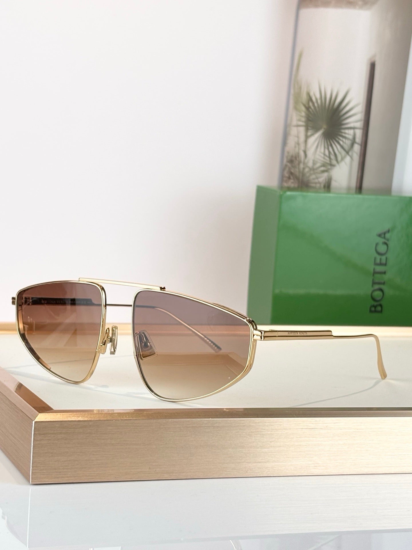 BOTTEGA VENETA BV1466S 004 Sunglasses💚