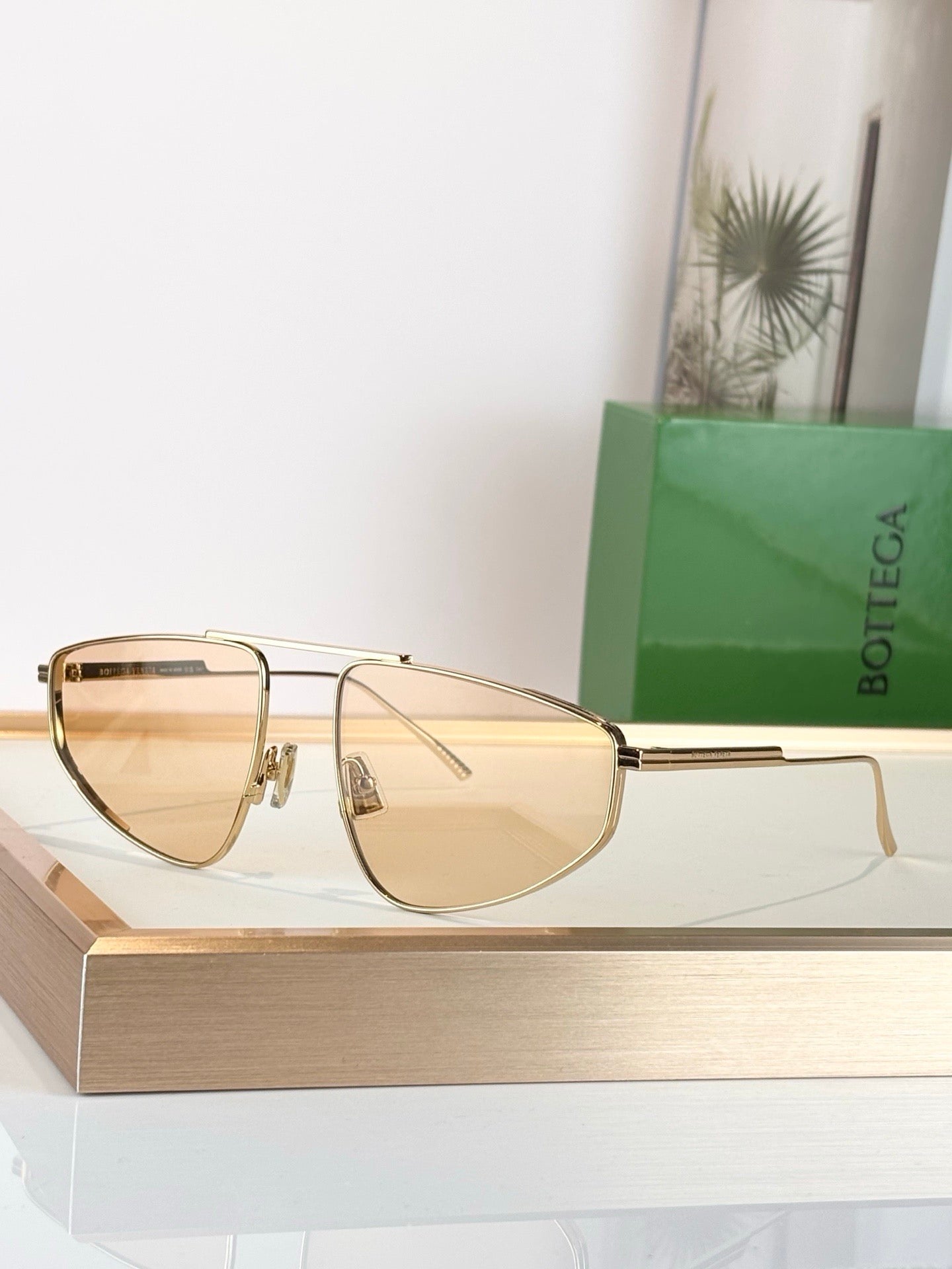 BOTTEGA VENETA BV1466S 004 Sunglasses💚