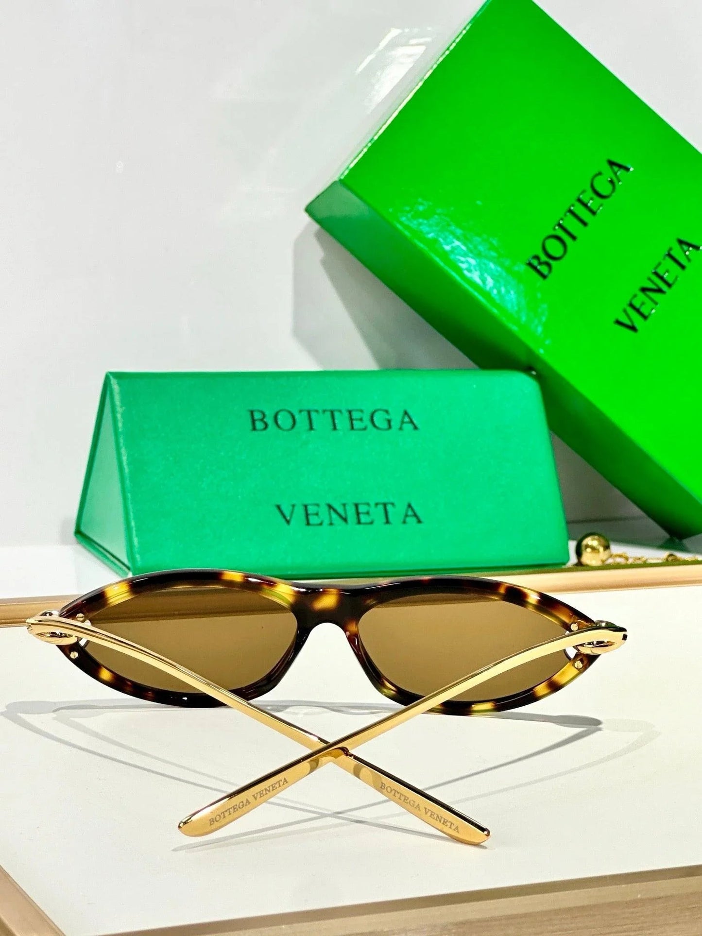 - BOTTEGA VENETA BV1390 Women's Sunglasses💚