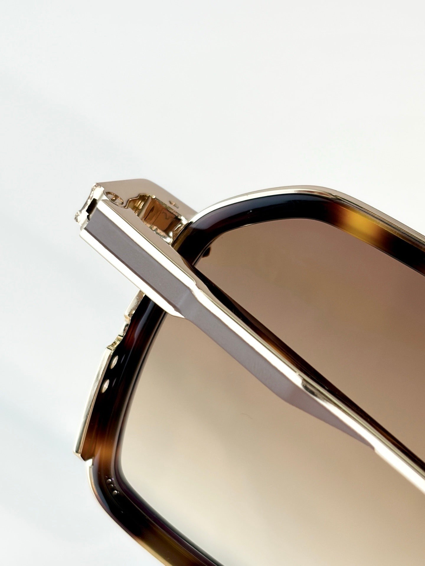 T HENRI Shadow Eyewear Frame Sunglasses 👑
