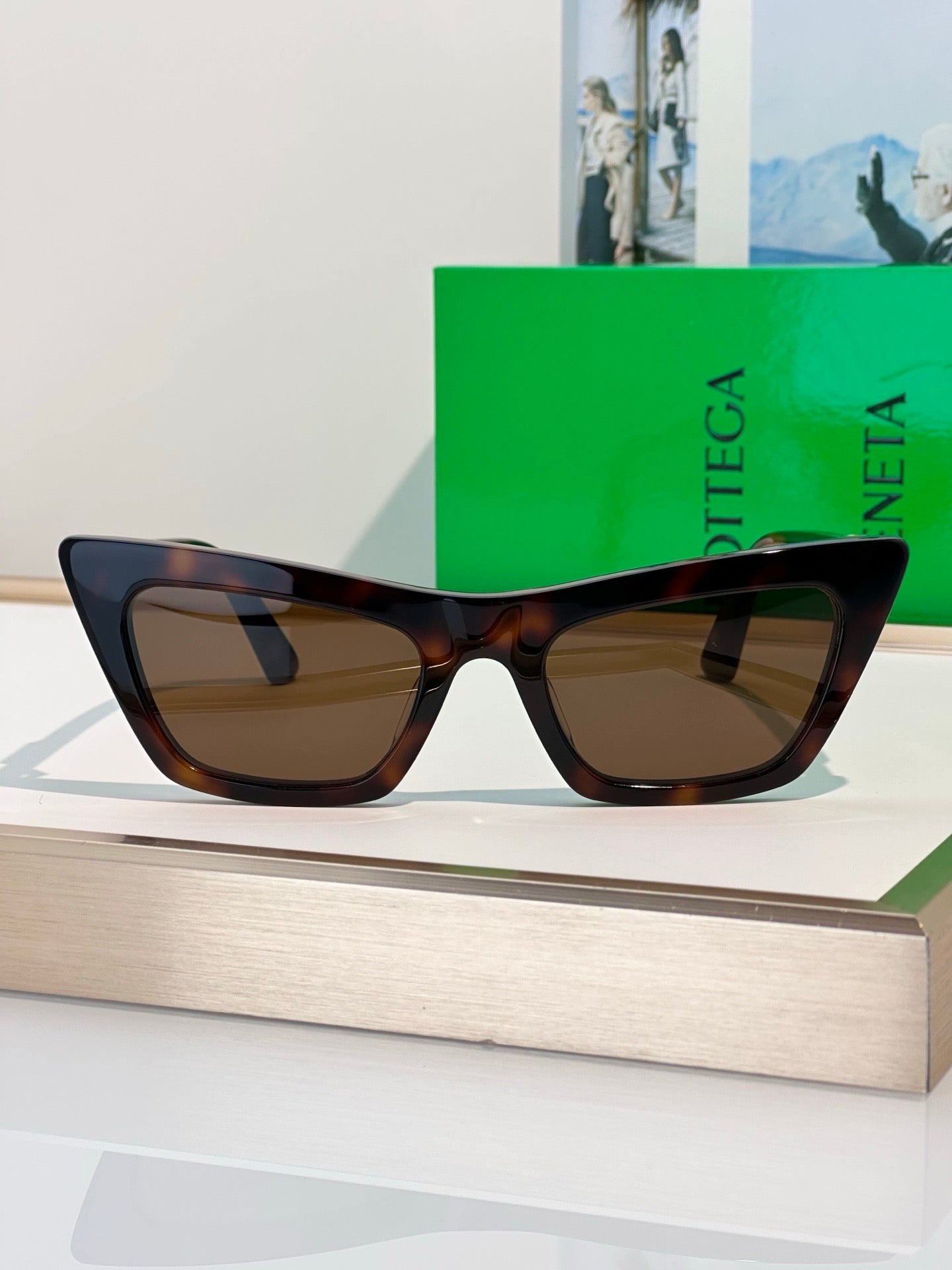 BOTTEGA VENETA BV1446 Snap Ribbon 53MM Cat-Eye Sunglasses 💚