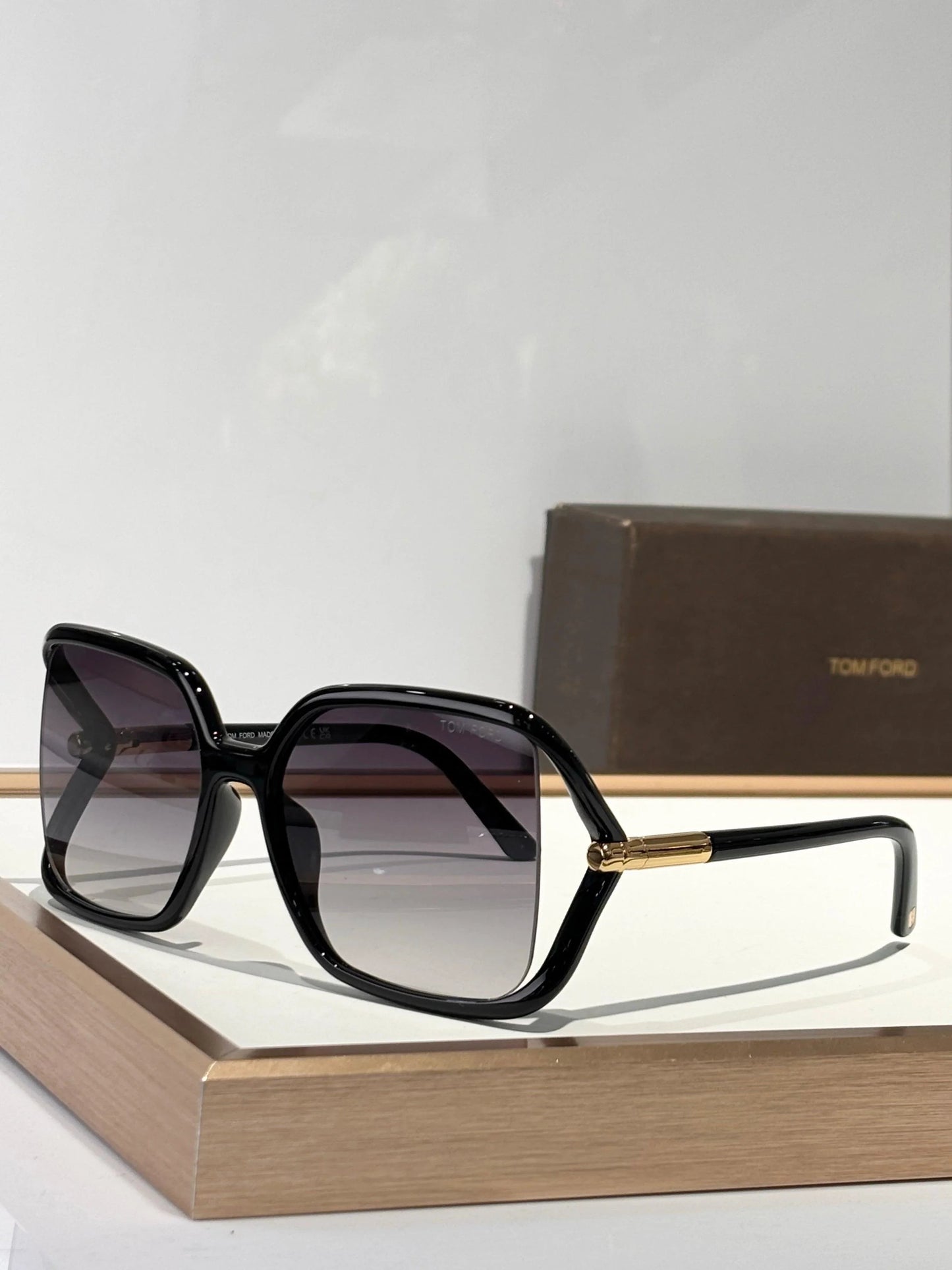 TOM FORD SOLANGE TF1089 Sunglasses 🔱