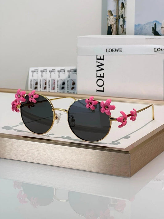 - LOEWE LW 40173 U 30E Oval Sunglasses ✨