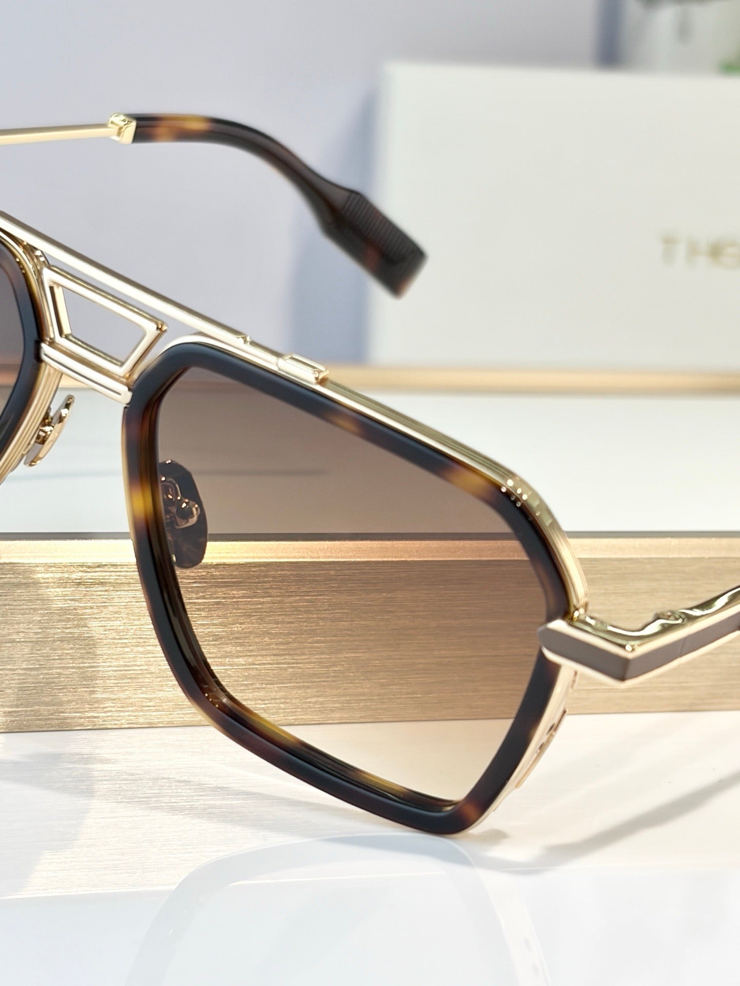 T HENRI Shadow Eyewear Frame Sunglasses 👑