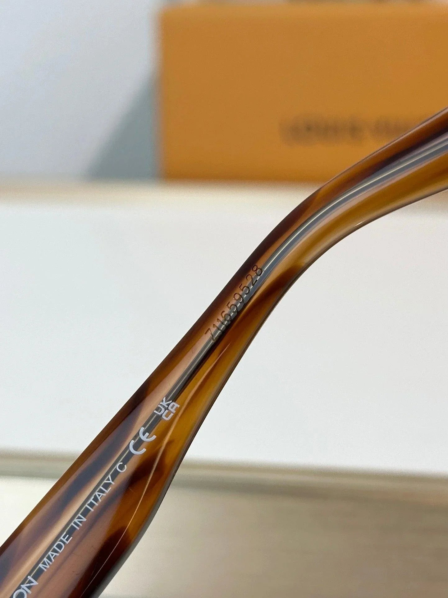 Louis Vuitton Z2556U  LV Arabesque Unisex Sunglasses ✨
