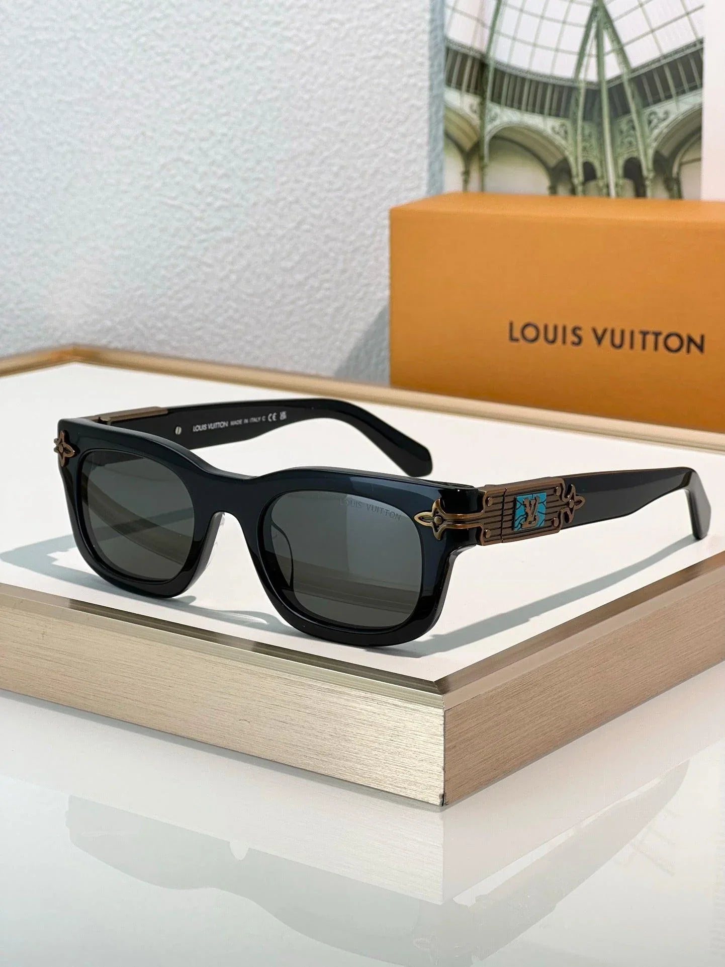 Louis Vuitton Z2556U  LV Arabesque Unisex Sunglasses ✨