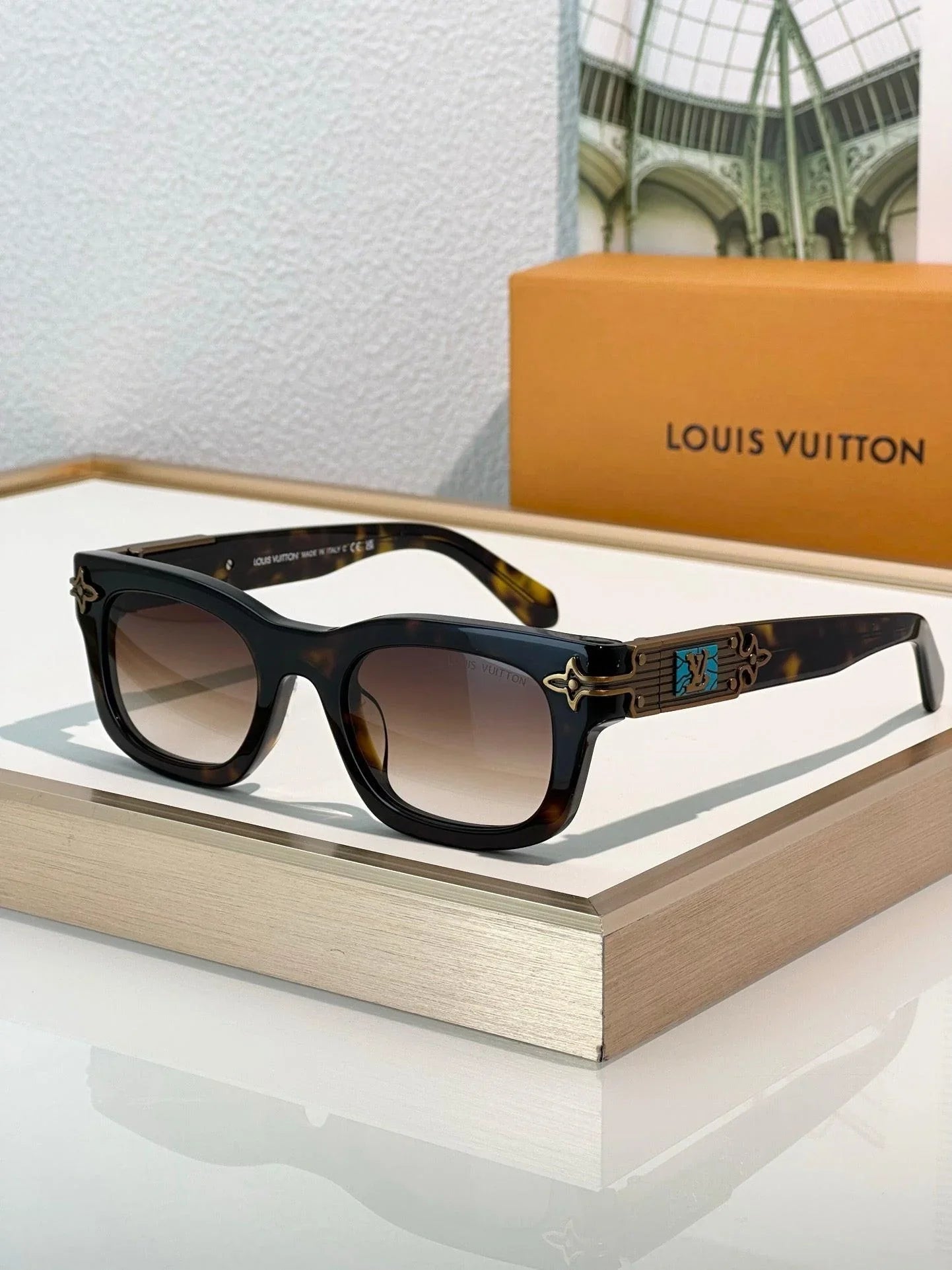 Louis Vuitton Z2556U  LV Arabesque Unisex Sunglasses ✨