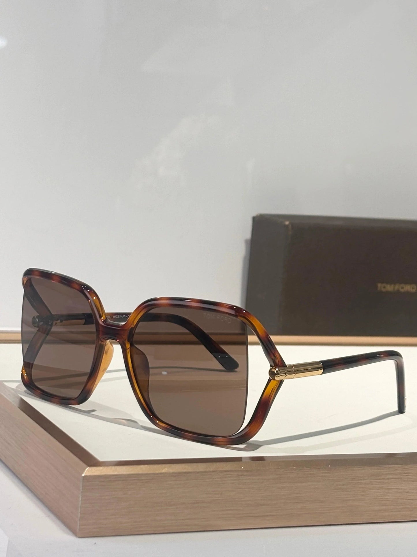 TOM FORD SOLANGE TF1089 Sunglasses 🔱