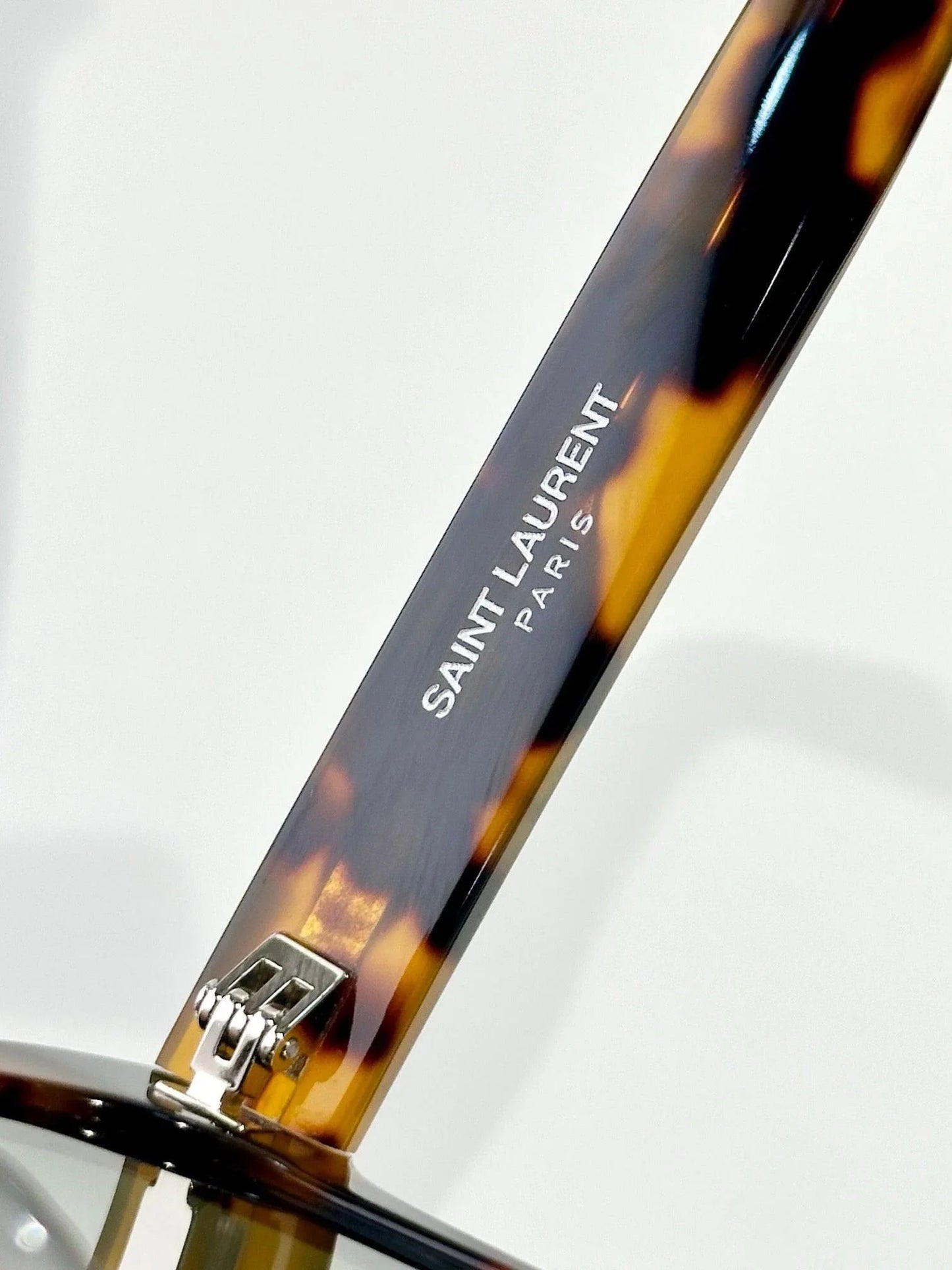 YSL Saint Laurent Unisex  SL 558 Sunglasses ✨