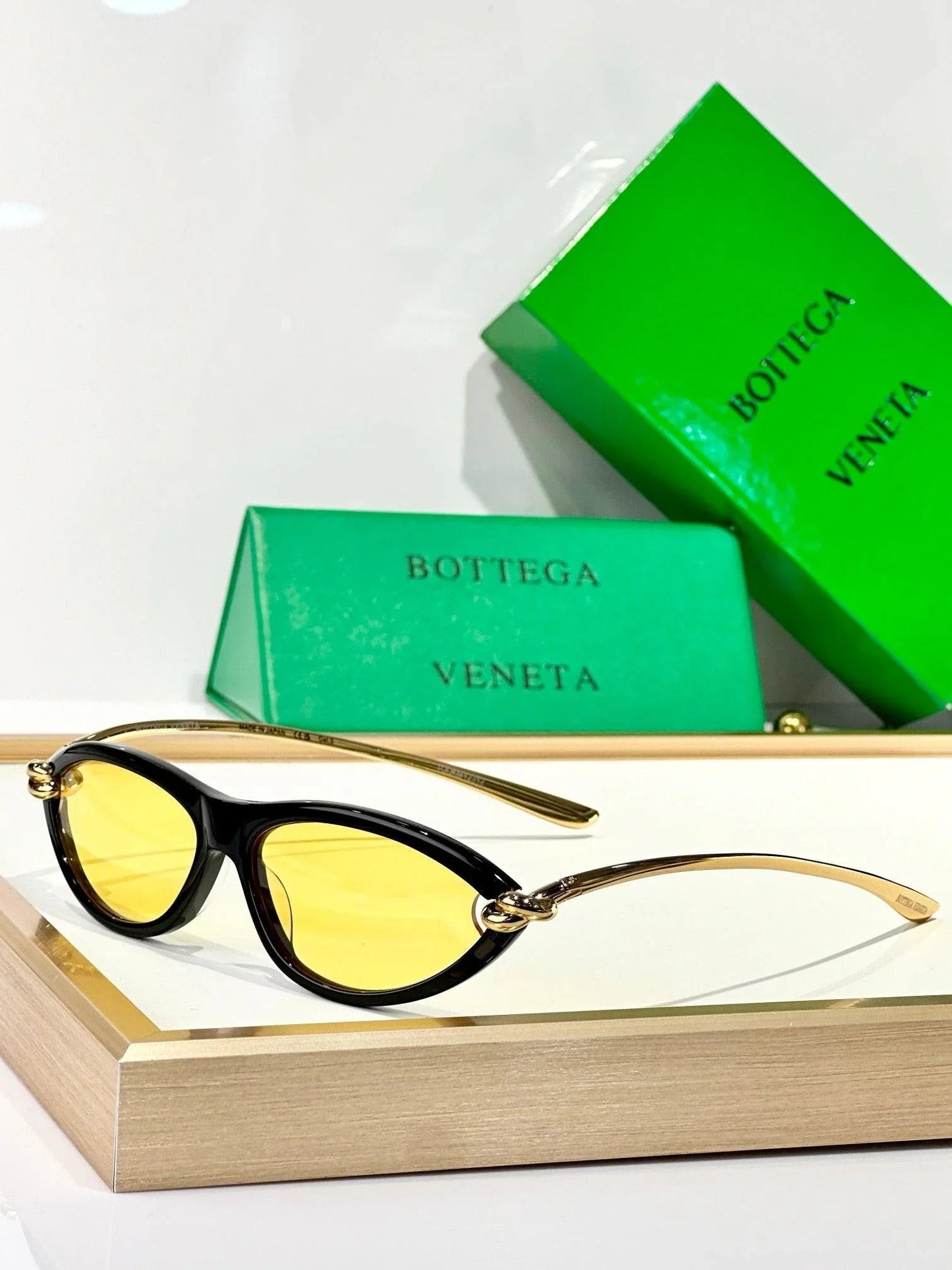 - BOTTEGA VENETA BV1390 Women's Sunglasses💚