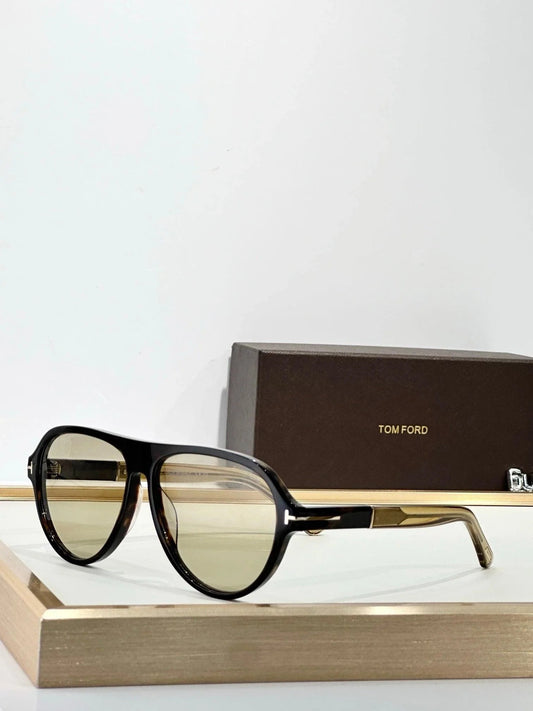 TOM FORD TF1080 PHOTOCHROMATIC QUINCY Sunglasses ✨