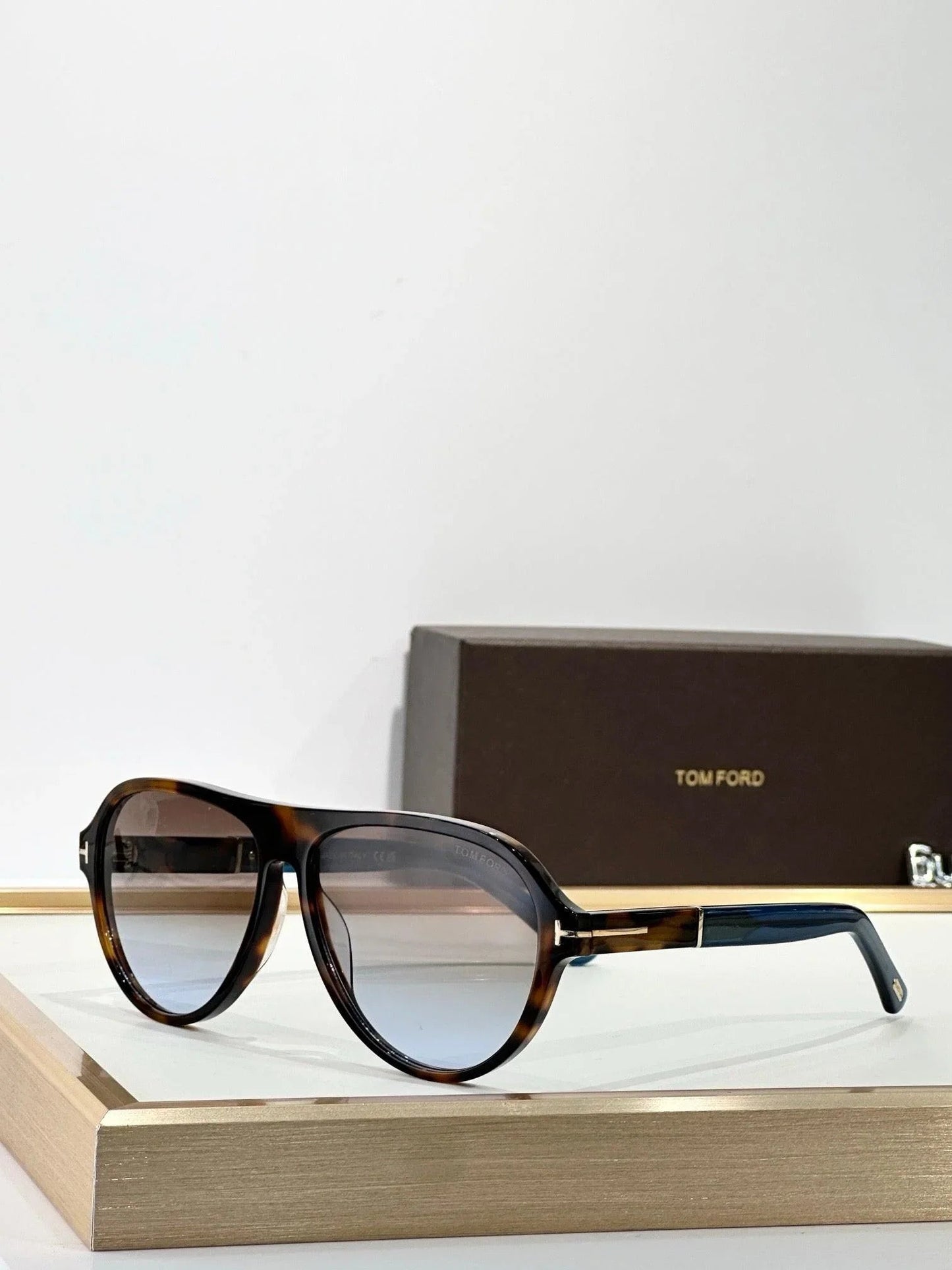 TOM FORD TF1080 PHOTOCHROMATIC QUINCY Sunglasses ✨