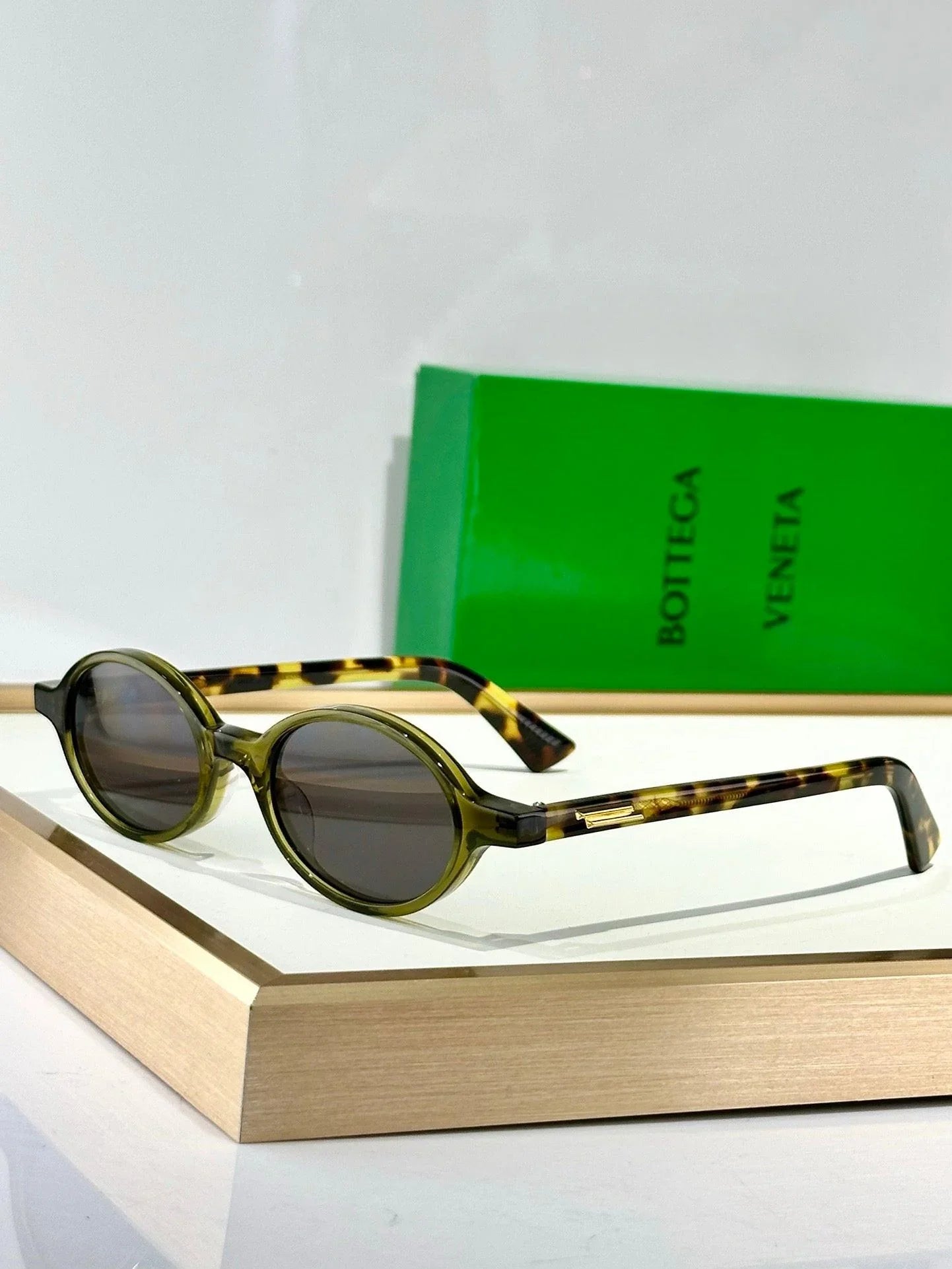 BOTTEGA VENETA BV1388 Sunglasses-Glasses 💚
