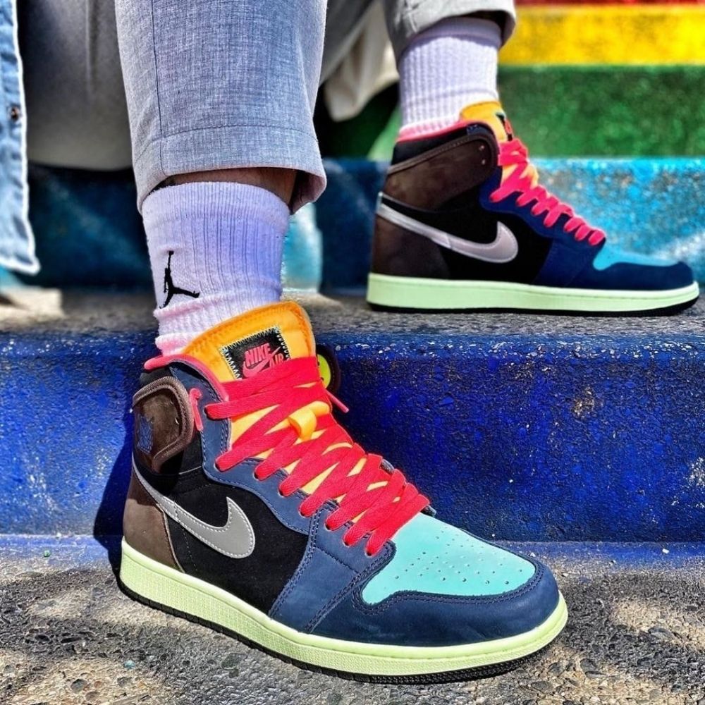 Air Jordan 1 Retro High Tokyo Bio Hack Multicolor