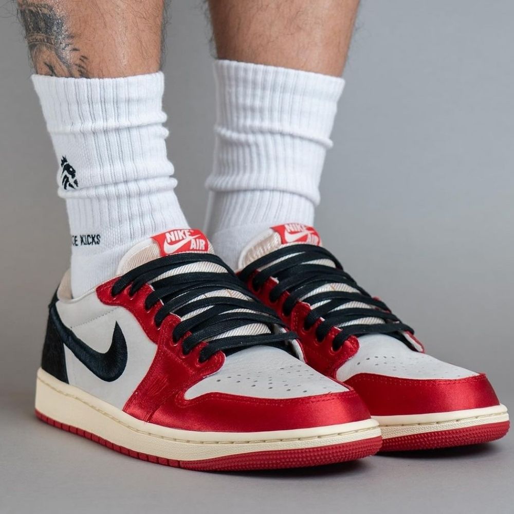 Air Jordan 1 Low OG SP x Trophy Room Away